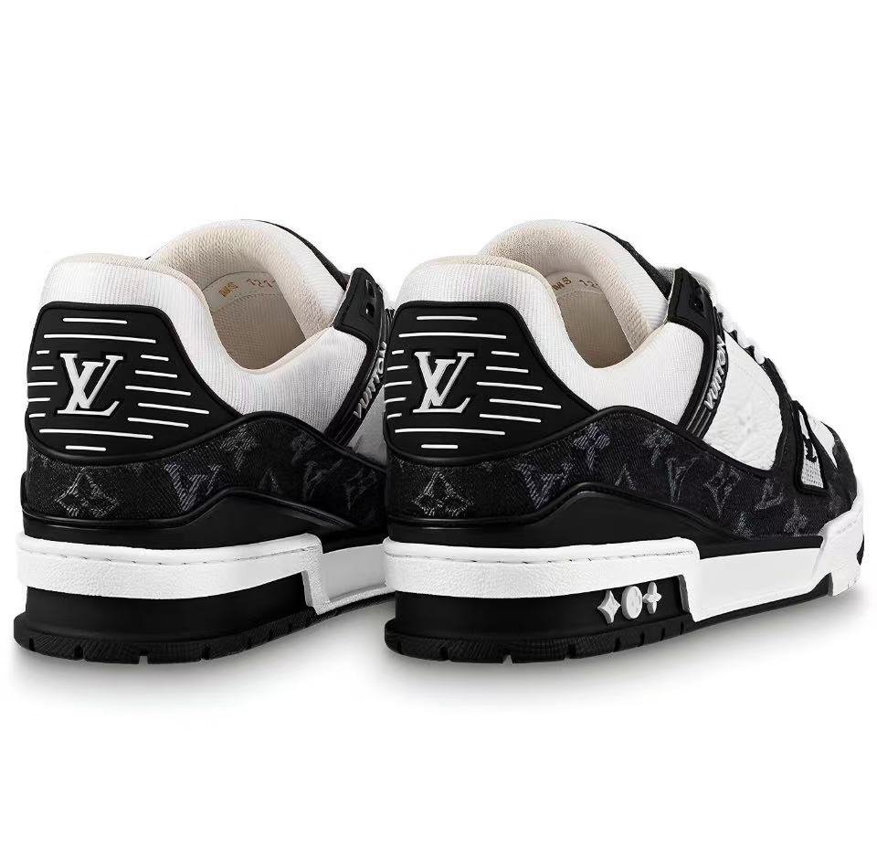 LOUIS VUITTON Trainer Black and White