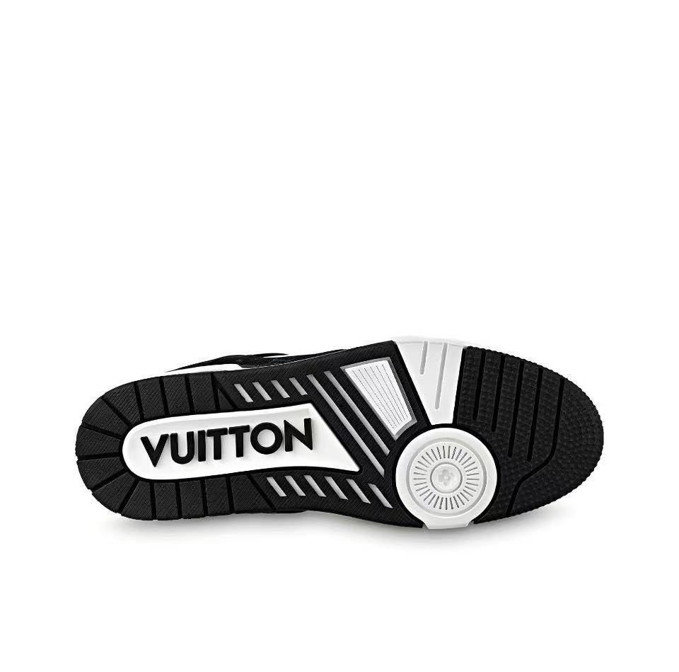 LOUIS VUITTON Trainer Black and White