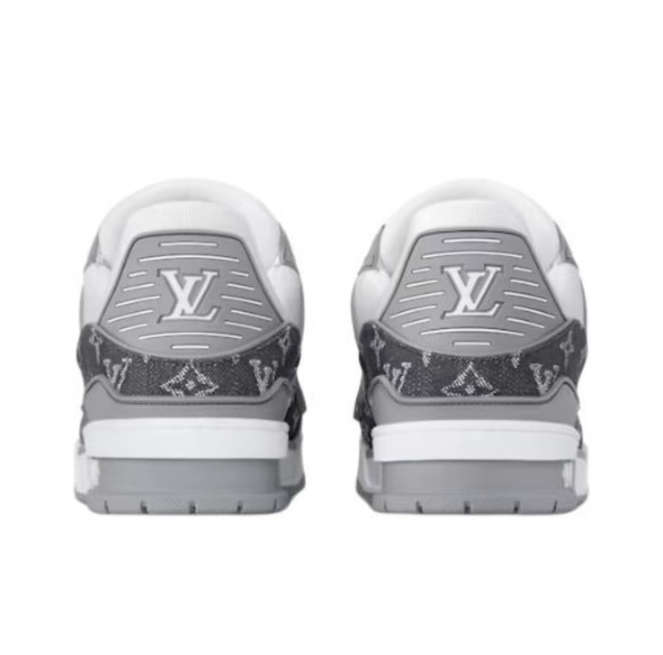 LOUIS VUITTON Trainer Gray and White