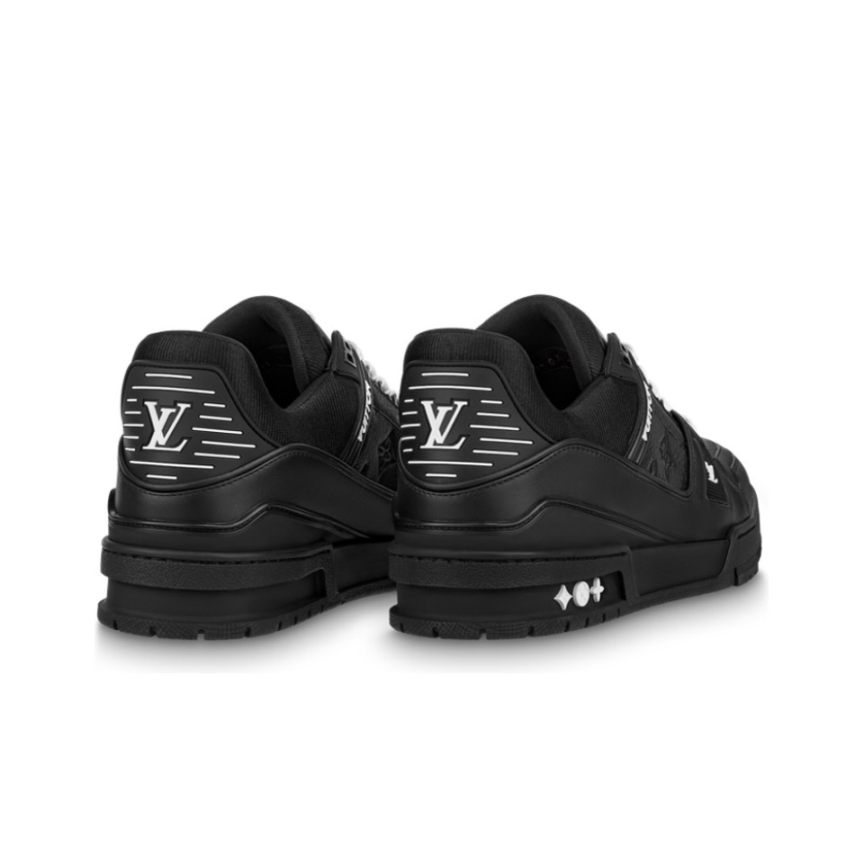 LOUIS VUITTON Trainer Black